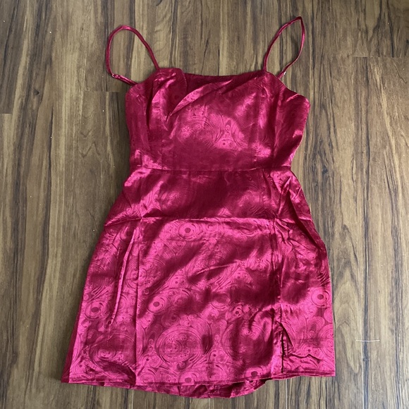 NWT What a Marble Wine Red Marbled Tie-Back Mini Dress - Picture 8 of 9